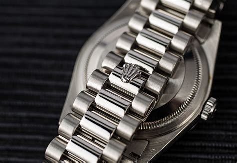 rolex hidden logo on watch|rolex dive watch clasp.